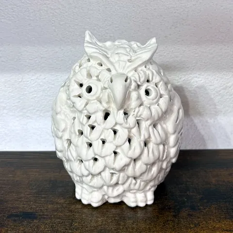 Gufo traforato, bomboniera in ceramica di Caltagirone